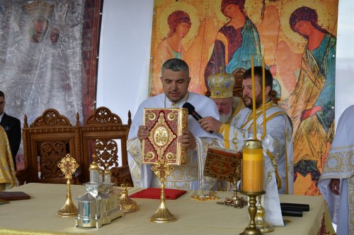Biserica „Maica Precista” din Ploiești a fost resfințită Poza 255919