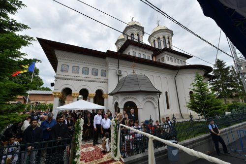 Biserica „Maica Precista” din Ploiești a fost resfințită Poza 255944