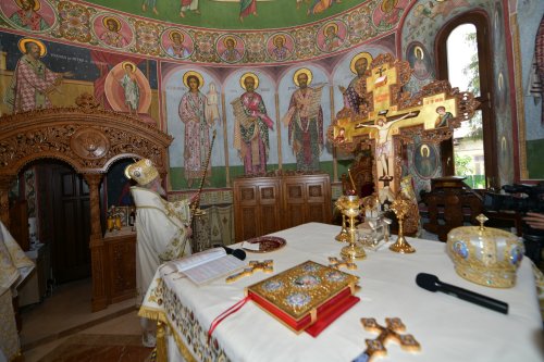Biserica „Maica Precista” din Ploiești a fost resfințită Poza 255985