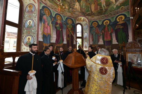 Biserica „Maica Precista” din Ploiești a fost resfințită Poza 255989