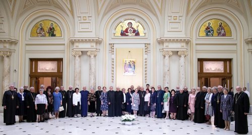 Patriarhul României s-a întâlnit cu foștii colegi teologi de la Sibiu Poza 257596
