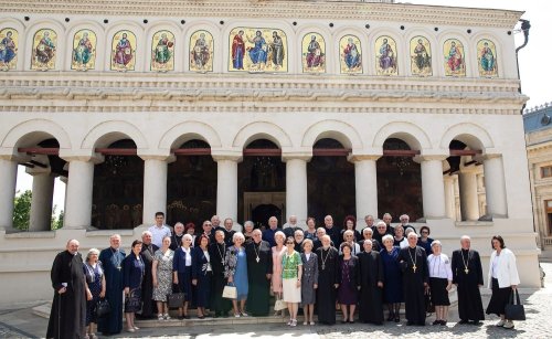 Patriarhul României s-a întâlnit cu foștii colegi teologi de la Sibiu Poza 257598
