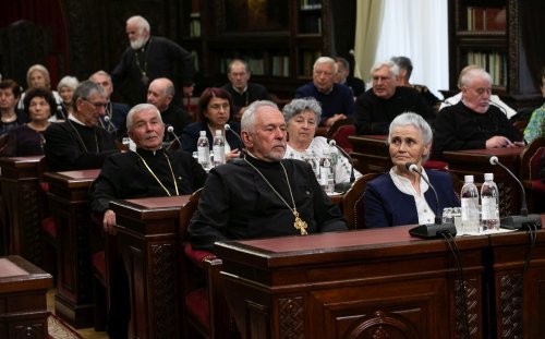 Patriarhul României s-a întâlnit cu foștii colegi teologi de la Sibiu Poza 257606