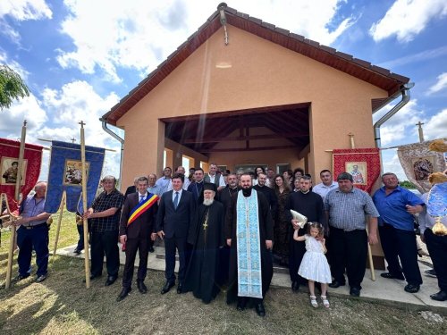 Slujire arhierească și sfințire de capelă în județul Arad  Poza 258246