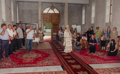 Slujire arhierească în Parohia „Sfântul Proroc Ilie” din Tulcea Poza 262724