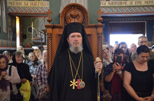 Binecuvântare pentru pelerini la Mănăstirea Izbuc de Schimbarea la Față a Domnului Poza 264392