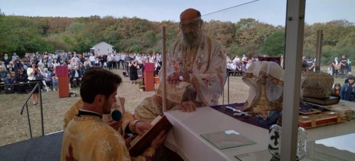 Liturghie arhierească la Schitul „Sfântul Siluan Athonitul” de la Cut Poza 269349