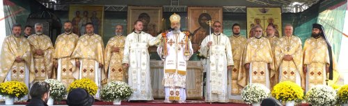 Slujire arhierească la Catedrala din Alba Iulia Poza 273336