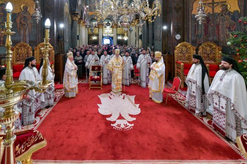 Praznic luminos la Catedrala Patriarhală din București Poza 282364