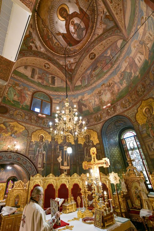Praznic luminos la Catedrala Patriarhală din București Poza 282367