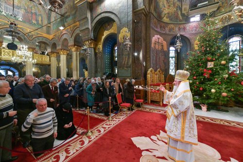 Praznic luminos la Catedrala Patriarhală din București Poza 282383