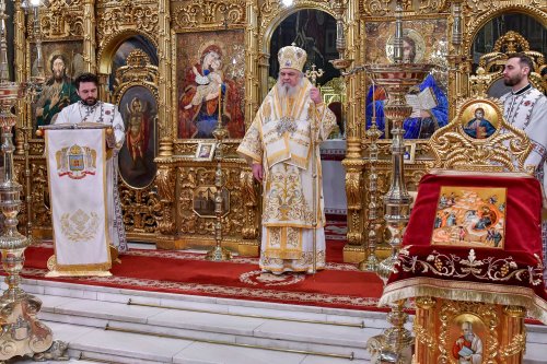 Praznic luminos la Catedrala Patriarhală din București Poza 282395
