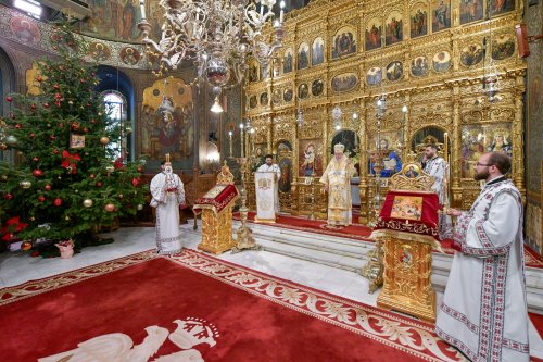 Praznic luminos la Catedrala Patriarhală din București Poza 282399