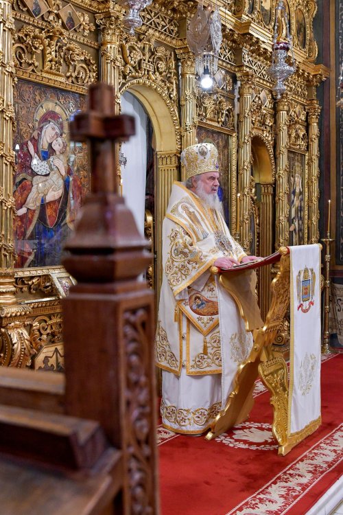 Praznic luminos la Catedrala Patriarhală din București Poza 282401