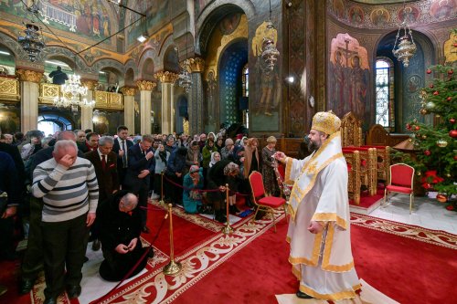 Praznic luminos la Catedrala Patriarhală din București Poza 282402