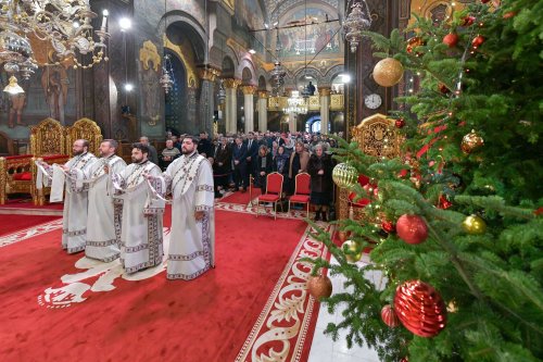 Praznic luminos la Catedrala Patriarhală din București Poza 282421