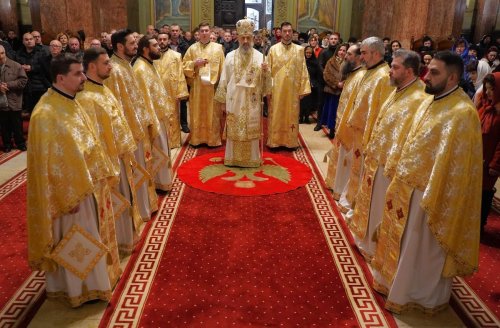 Liturghie arhierească la Alba Iulia, la praznicul Naşterii Domnului Poza 282441