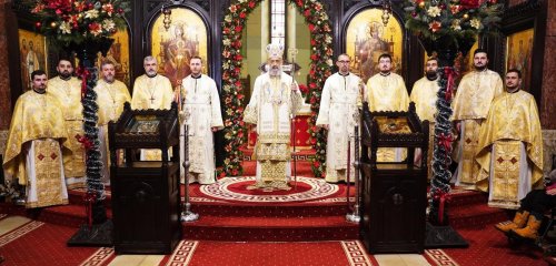 Liturghie arhierească la Alba Iulia, la praznicul Naşterii Domnului Poza 282444