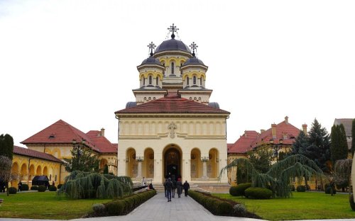 Liturghie arhierească la Alba Iulia, la praznicul Naşterii Domnului Poza 282445