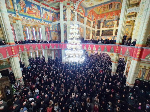 Binecuvântare la Biserica „Sfinţii Apostoli Petru și Pavel” din Cluj‑Napoca Poza 284994