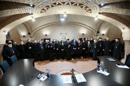 Adunarea anuală a membrilor CAR în Episcopia Maramureşului şi Sătmarului Poza 285921