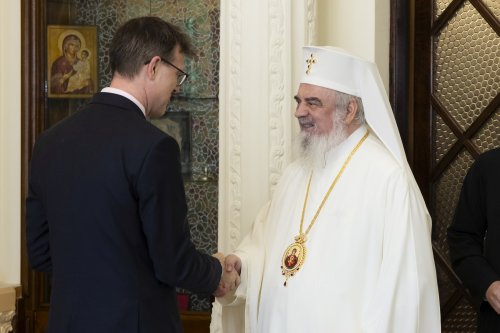 Noul ambasador al Regatului Unit al Marii Britanii și Irlandei de Nord în vizită de prezentare la Patriarhia Română Poza 287895