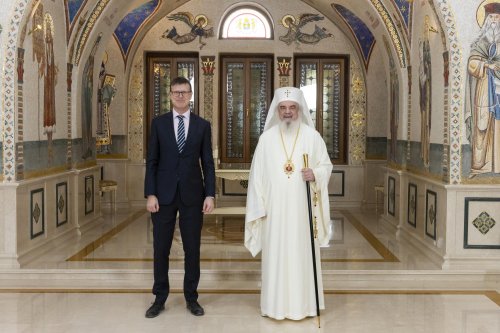 Noul ambasador al Regatului Unit al Marii Britanii și Irlandei de Nord în vizită de prezentare la Patriarhia Română Poza 287903