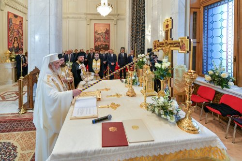 Patriarhul României a sfințit capela din incinta Palatului Parlamentului Poza 289714