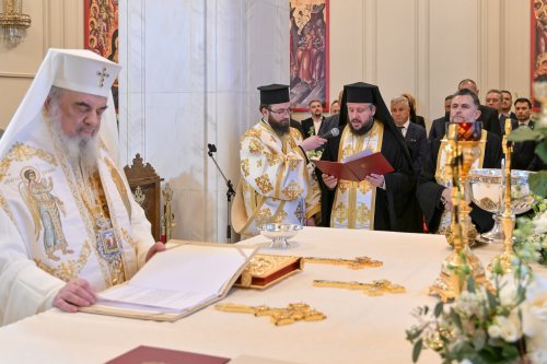 Patriarhul României a sfințit capela din incinta Palatului Parlamentului Poza 289735