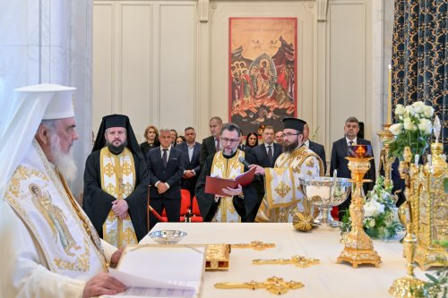 Patriarhul României a sfințit capela din incinta Palatului Parlamentului Poza 289750