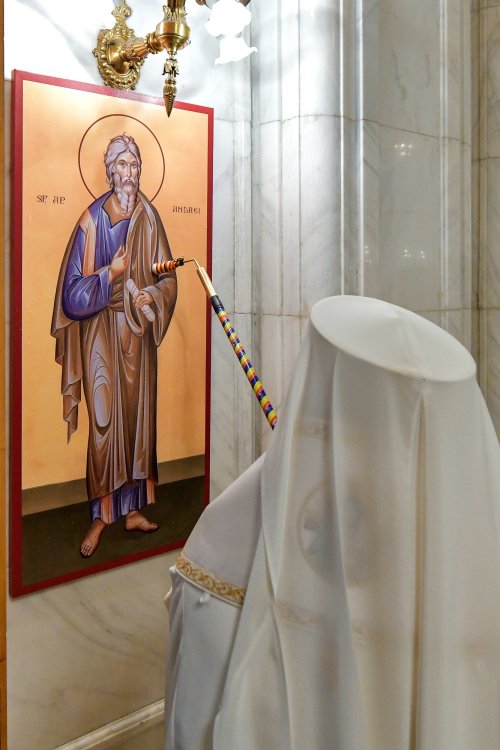 Patriarhul României a sfințit capela din incinta Palatului Parlamentului Poza 289752