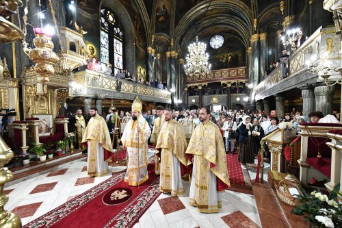 Pelerinajul istoric din Arhiepiscopia Bucureștilor a continuat în sectorul 4  Poza 291945