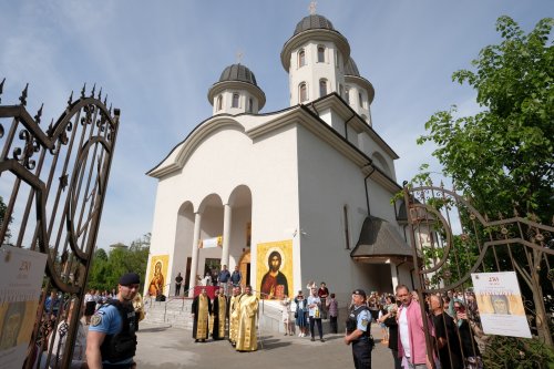 Pelerinajul istoric din Arhiepiscopia Bucureștilor a continuat în sectorul 4  Poza 291973