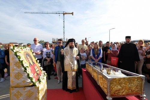 Pelerinajul istoric din Arhiepiscopia Bucureștilor a continuat în sectorul 4  Poza 291988