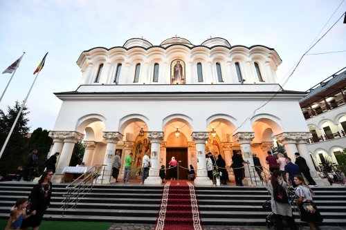 Pelerinajul istoric din Arhiepiscopia Bucureștilor a continuat în sectorul 4  Poza 291997