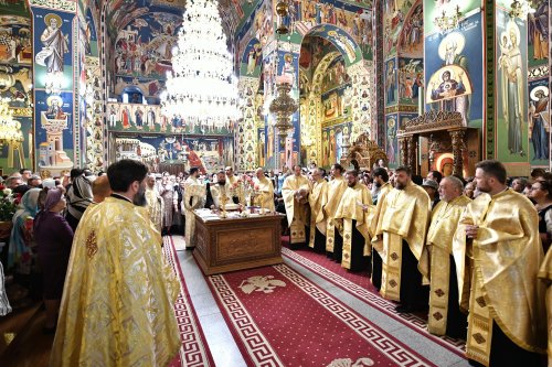 Pelerinajul istoric din Arhiepiscopia Bucureștilor a continuat în sectorul 4  Poza 292002