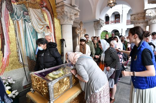 Pelerinajul istoric din Arhiepiscopia Bucureștilor a continuat în sectorul 4  Poza 292004