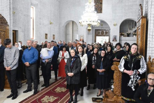 Liturghie arhierească la Mănăstirea Dobric Poza 292015