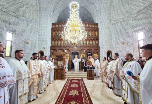 Liturghie arhierească la Mănăstirea Dobric Poza 292052