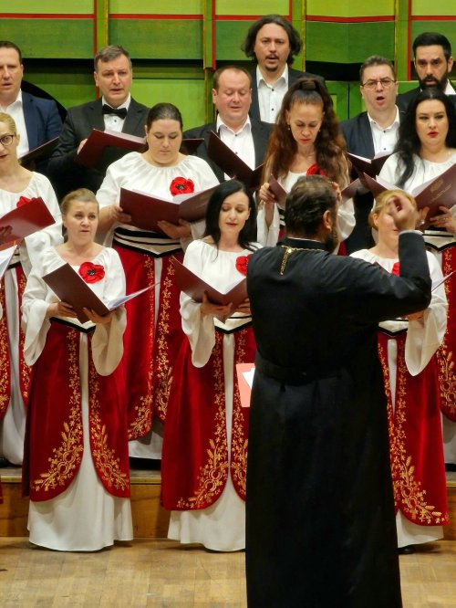 Corala Patriarhiei Române a concertat la Universitatea Naţională de Muzică Poza 292118