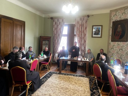 Prelegeri în județul Sibiu despre îngrijirea vârstnicilor și despre preoție Poza 292344