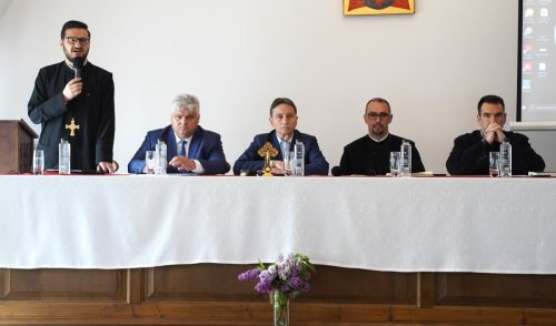 Evenimentul „Patrimoniul cultural religios: «Un trecut pentru viitor»” la Alba Iulia Poza 292442