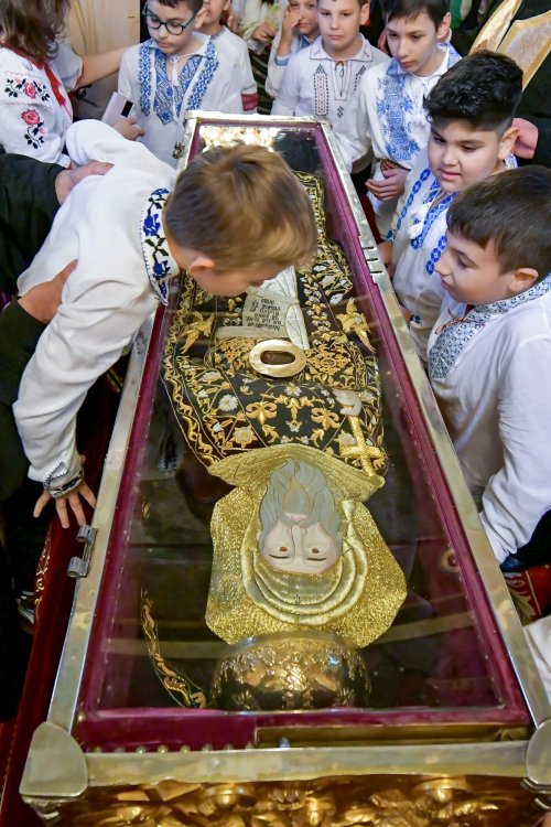 Sfântul Dimitrie cel Nou și-a încheiat călătoria în Arhiepiscopia Bucureștilor Poza 292813