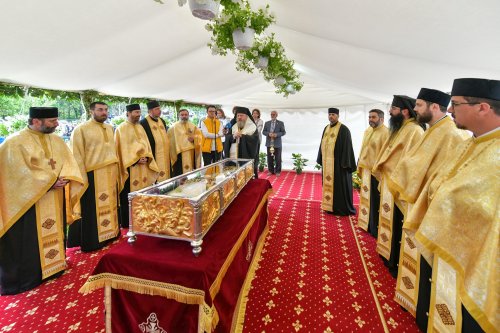 Sfântul Dimitrie cel Nou și-a încheiat călătoria în Arhiepiscopia Bucureștilor Poza 292840