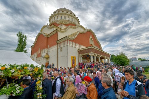 Sfântul Dimitrie cel Nou și-a încheiat călătoria în Arhiepiscopia Bucureștilor Poza 292841