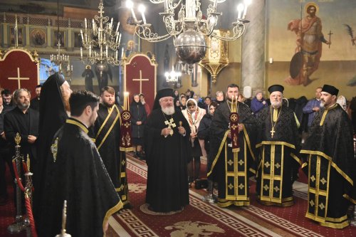 Rugăciune de laudă adusă Mucenicului Gheorghe la Mănăstirea Cernica Poza 292987