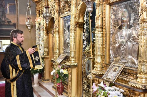 Rugăciune de laudă adusă Mucenicului Gheorghe la Mănăstirea Cernica Poza 292997