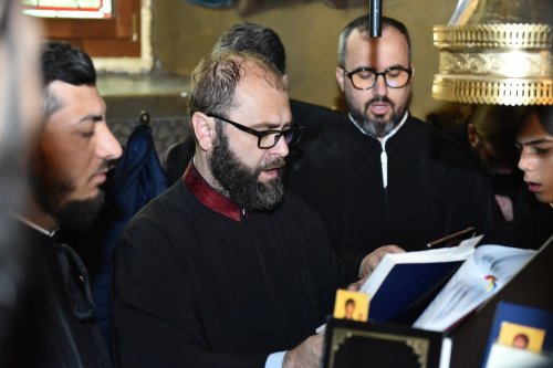 Rugăciune de laudă adusă Mucenicului Gheorghe la Mănăstirea Cernica Poza 292998