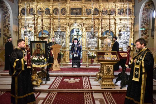 Rugăciune de laudă adusă Mucenicului Gheorghe la Mănăstirea Cernica Poza 293010
