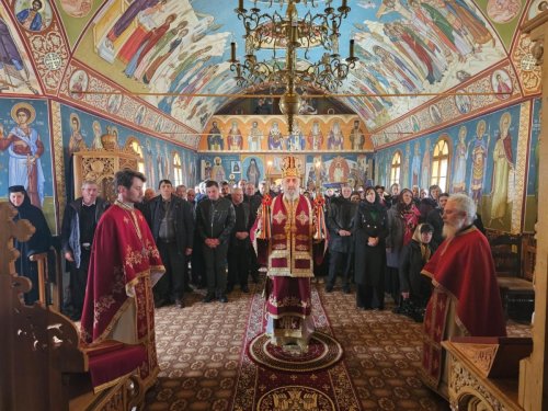 Liturghie la Mănăstirea „Sfântul Mare Mucenic Gheorghe” de la Țeț, Alba Poza 293244